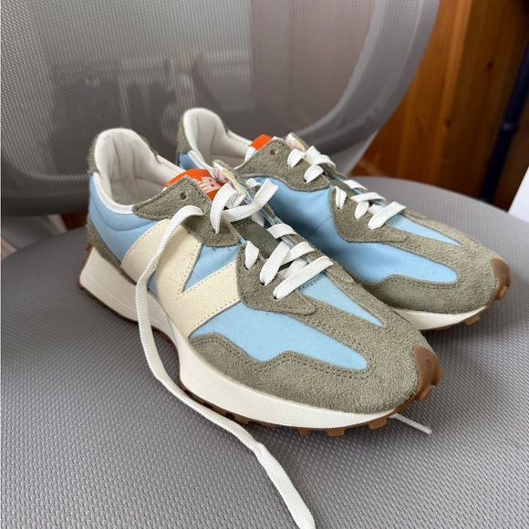New Balance 327s - Picture 1 of 3